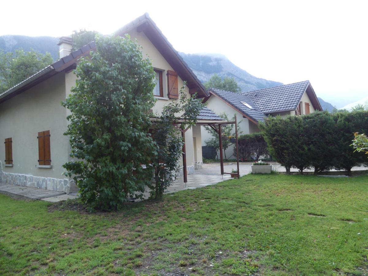 Chalet Les Myosotis Le Bourg-dʼOisans Buitenkant foto